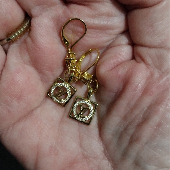 2 Louis Vuitton Zipper Pulls w/ .925 Leverbacks - Picture 3 of 10